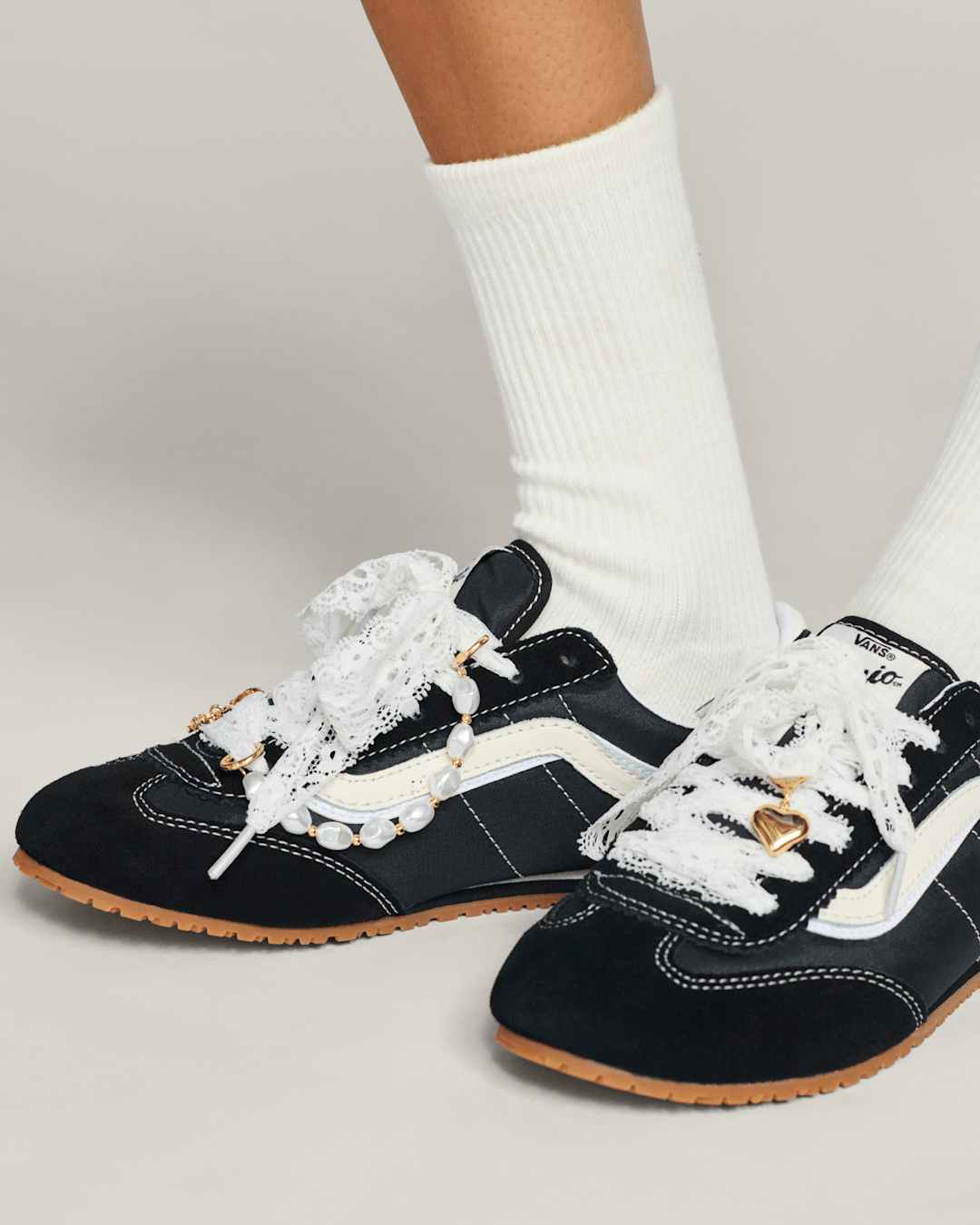 Vans Vans Pearl and Lace Shoe Charm Set in White