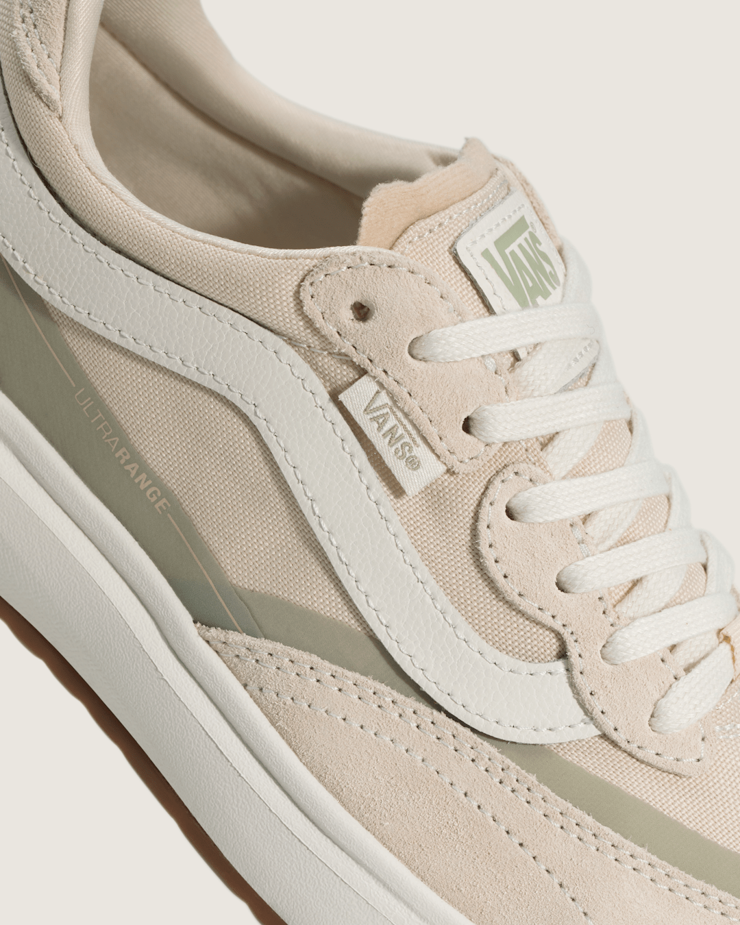 Vans UltraRange 2.0 Shoe in Creme Beige