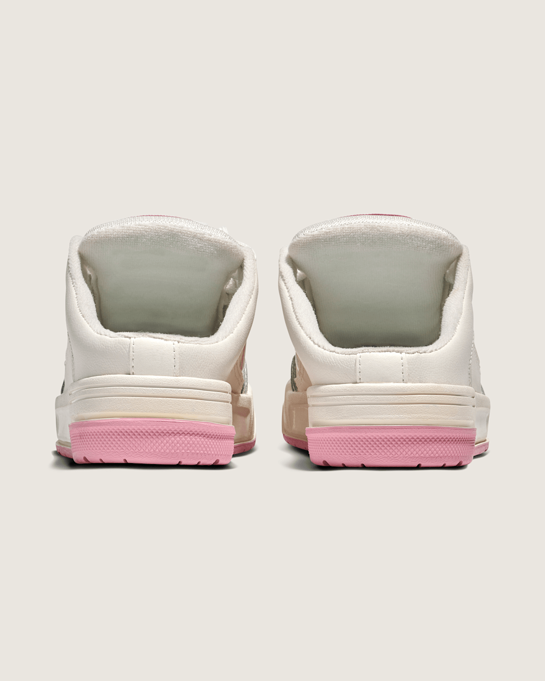Vans Upland Mule Shoe in Off White / Pink