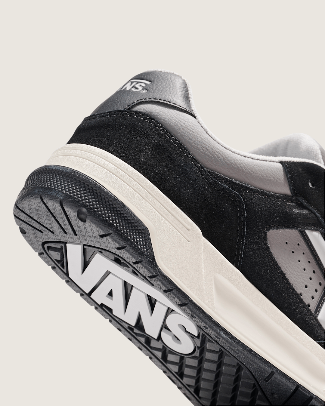 Vans Upland Shoe in Black / Grey