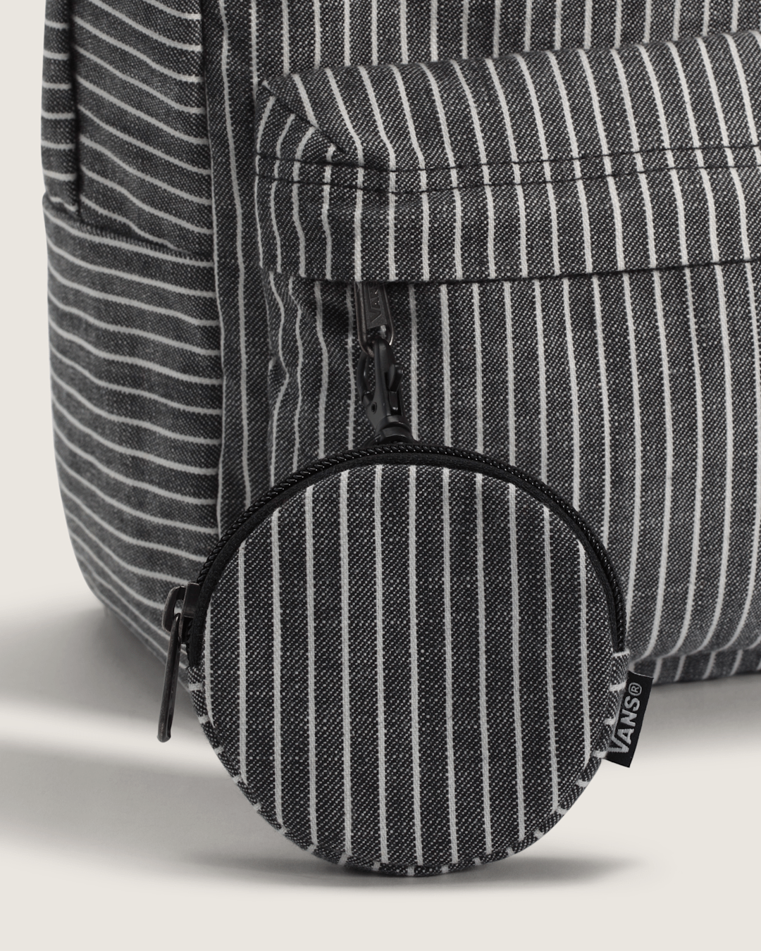 Vans Old Skool Mini Backpack in White / Black