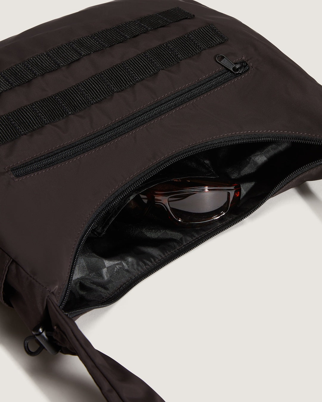 Vans Offshoot Messenger Bag in After Dark Brown