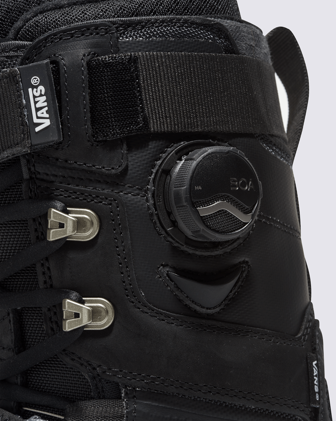 Vans Infuse Gum Snowboard Boot in Gum Black / White