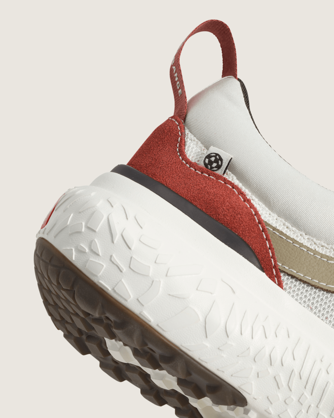 Vans UltraRange Neo VR3 Shoe in Coffee Brown / Brick Red