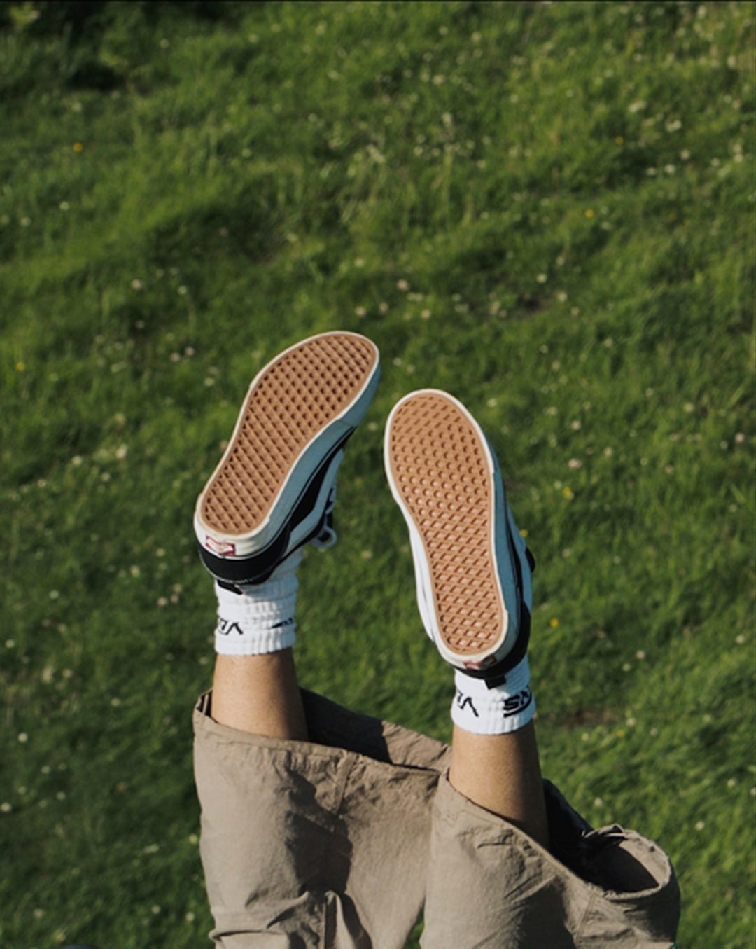 Vans Knu Skool Shoe in Black / True White