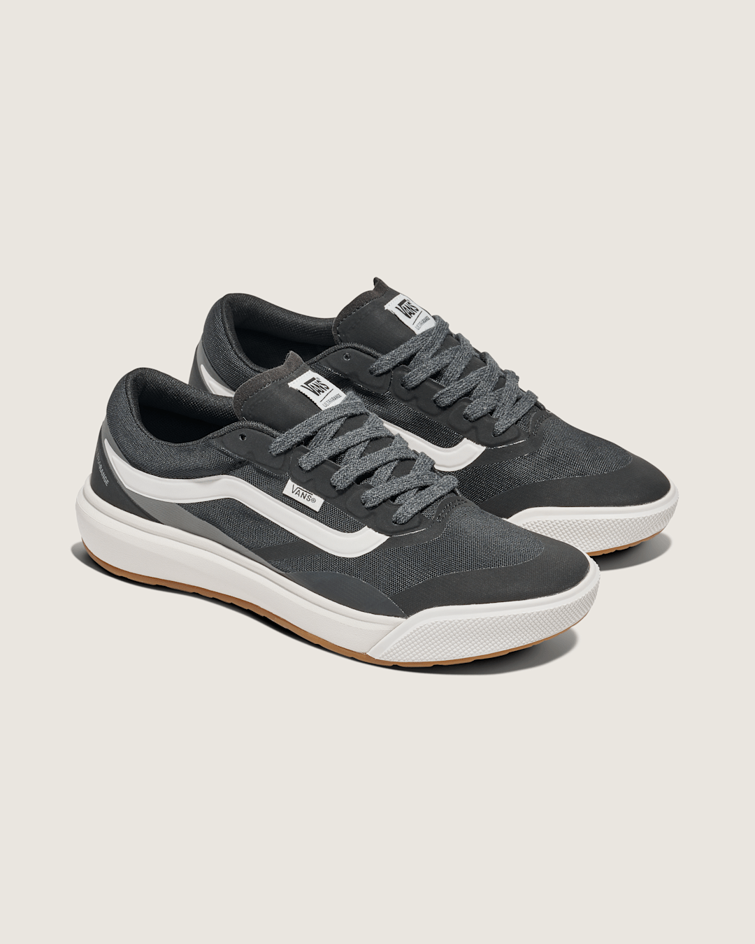 Vans UltraRange 2.0 Shoe in Black