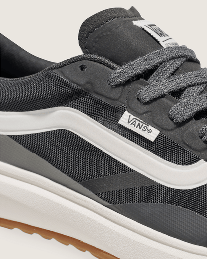 Vans UltraRange 2.0 Shoe in Black