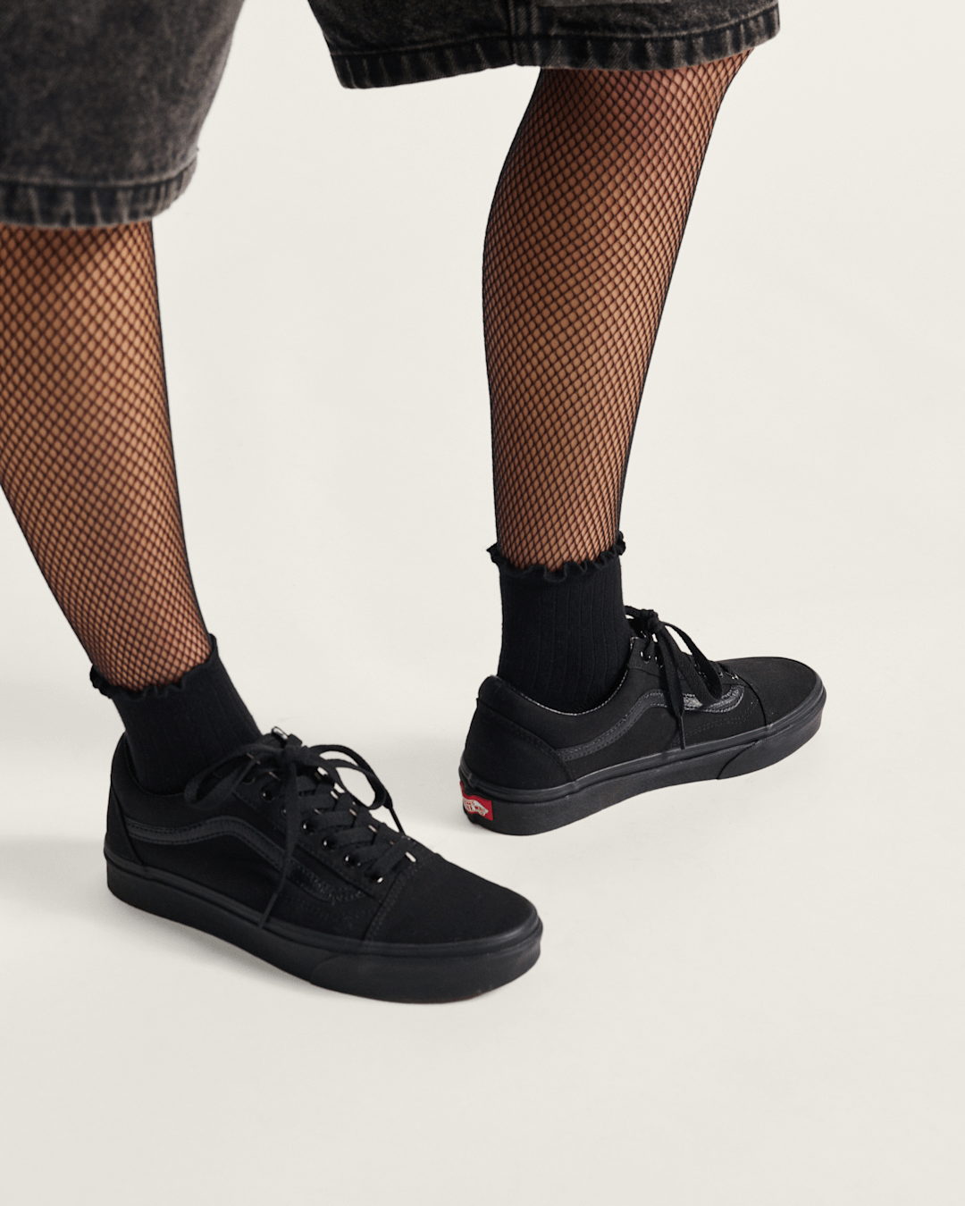 Vans Old Skool Black/Black Classics Shoe