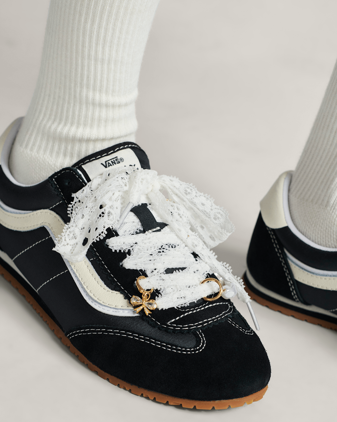Vans Vans Pearl and Lace Shoe Charm Set in White