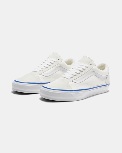 Vans Premium Old Skool Shoe in Off White / White