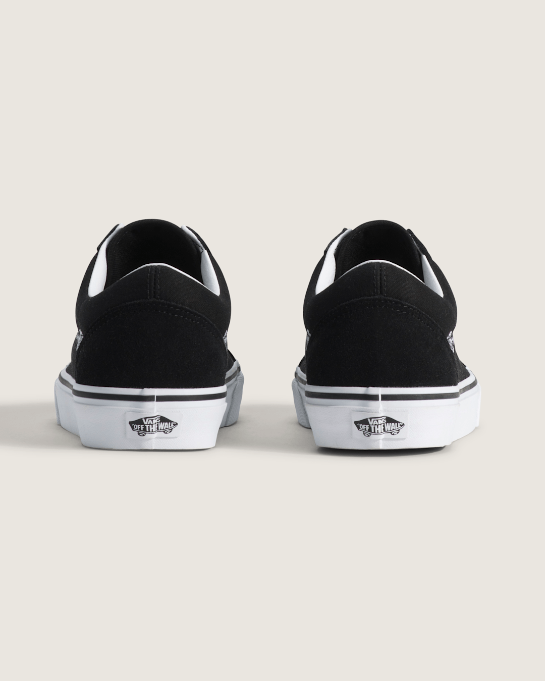 Vans Old Skool Shoe in Black / White