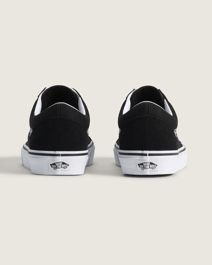 Vans Old Skool Shoe in Black / White