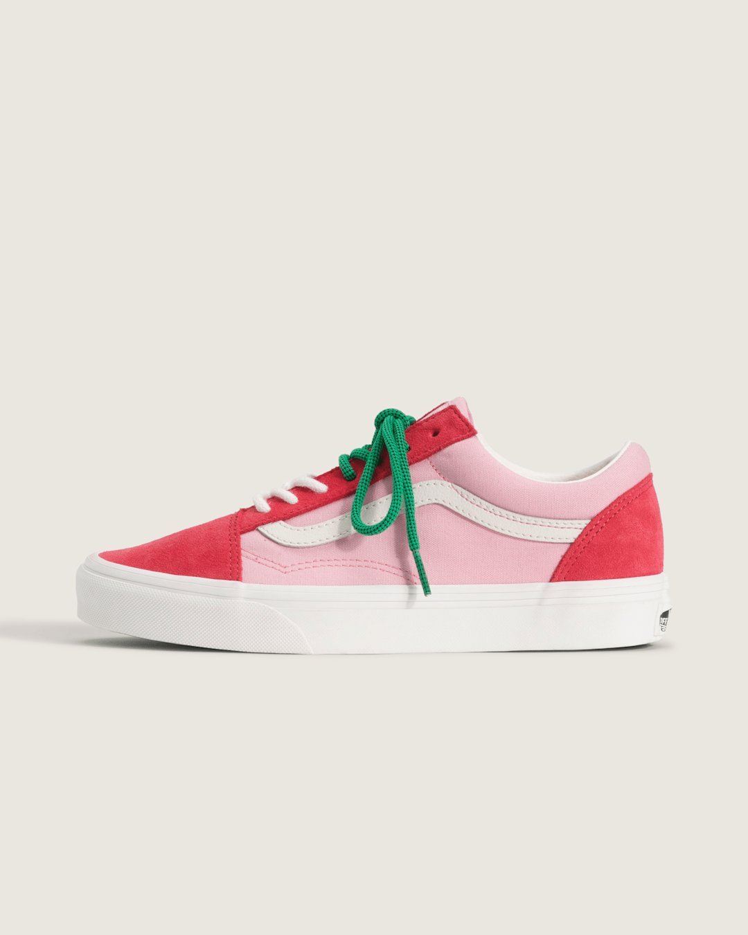 Vans Old Skool Shoe in Crimson Haze Red