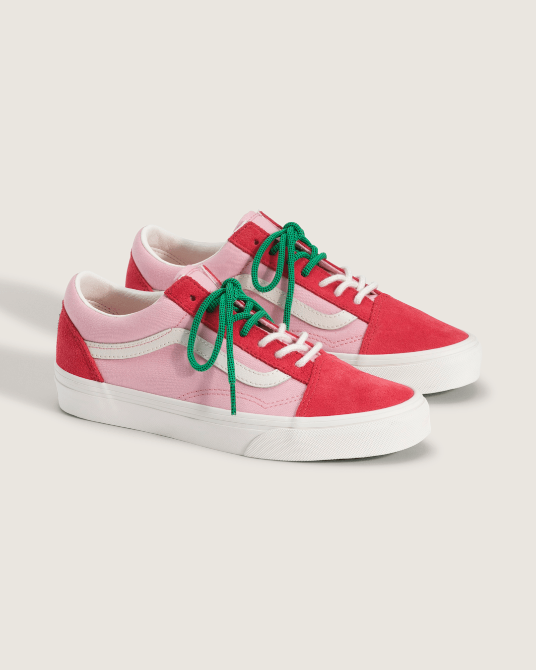 Vans Old Skool Shoe in Crimson Haze Red