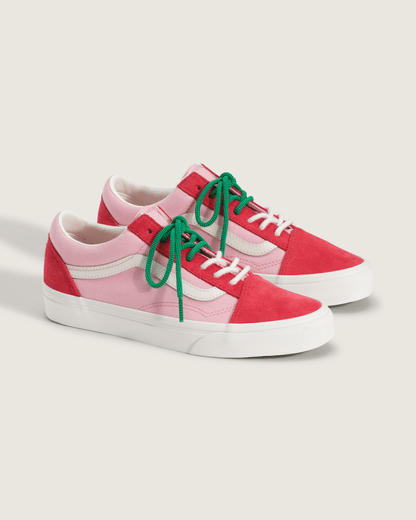 Vans Old Skool Shoe in Crimson Haze Red