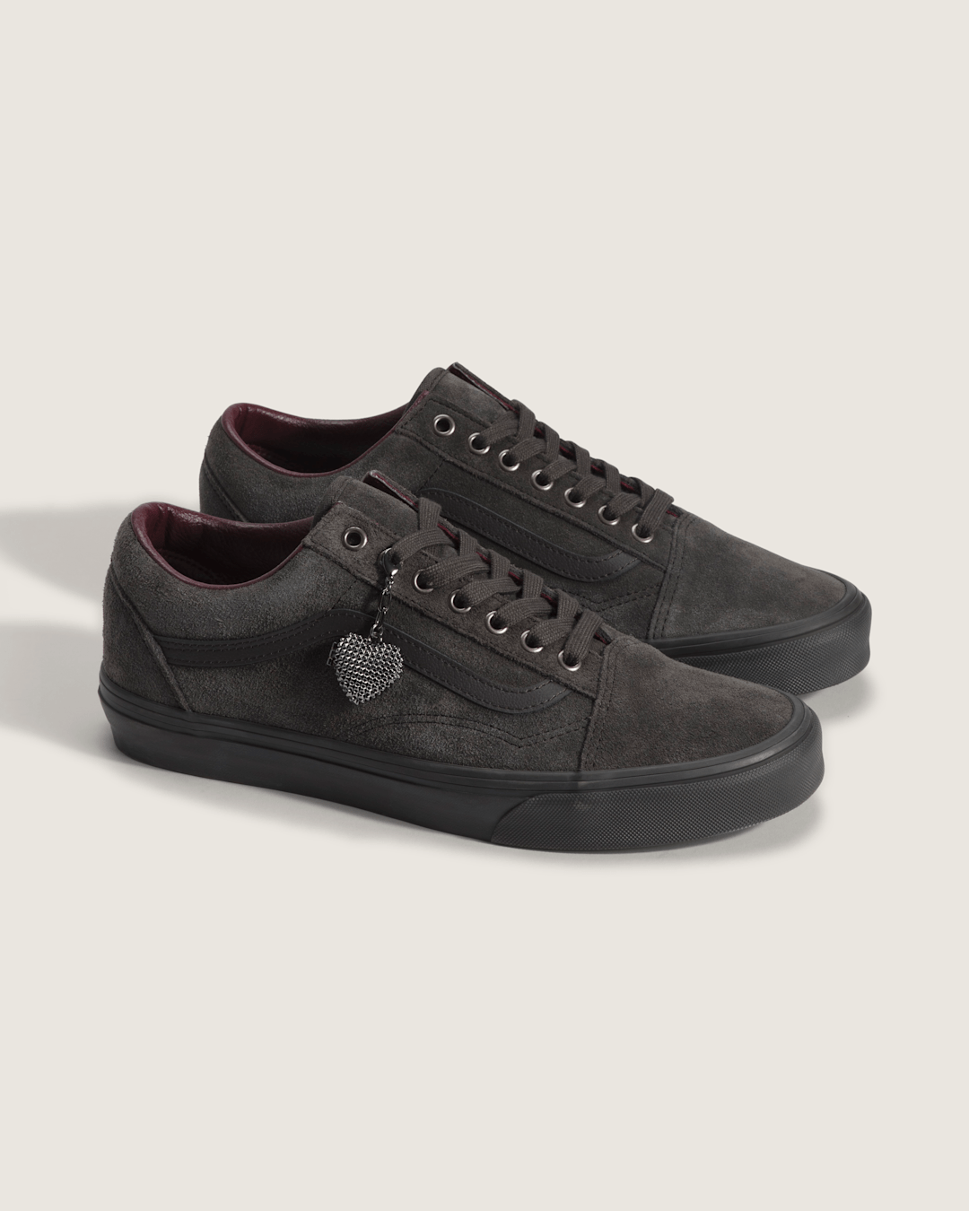 Vans Old Skool Shoe in Dark Grey