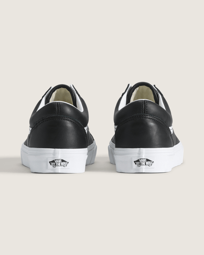 Vans Old Skool Shoe in Black / True White