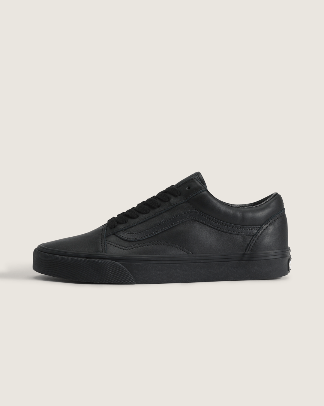 Vans Old Skool Shoe in Blackout