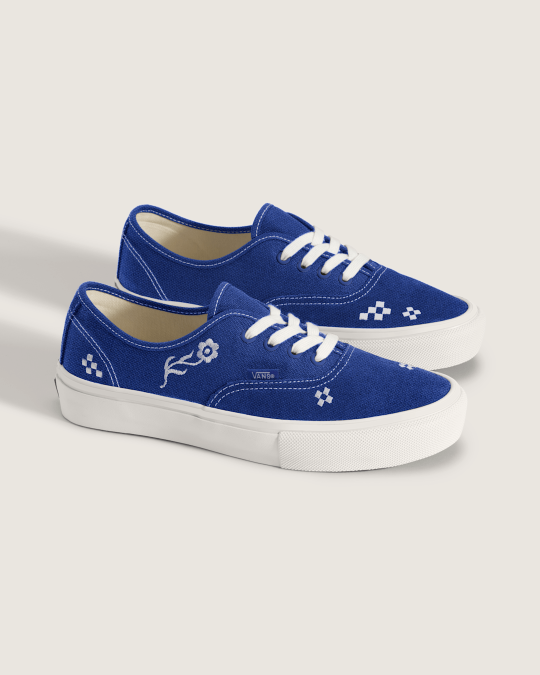 Vans Authentic Shoe in Blue / Marshmallow White