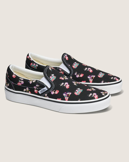 Vans KPop Demon Hunters x Vans Classic Slip-On Shoe in Kpop Demon Hunters Black