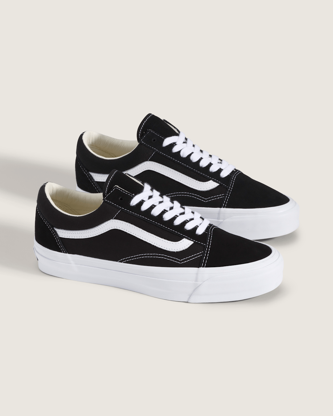 Vans Premium Old Skool Shoe in Black / White