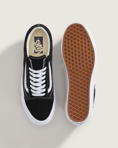 Vans Premium Old Skool Shoe in Black / White