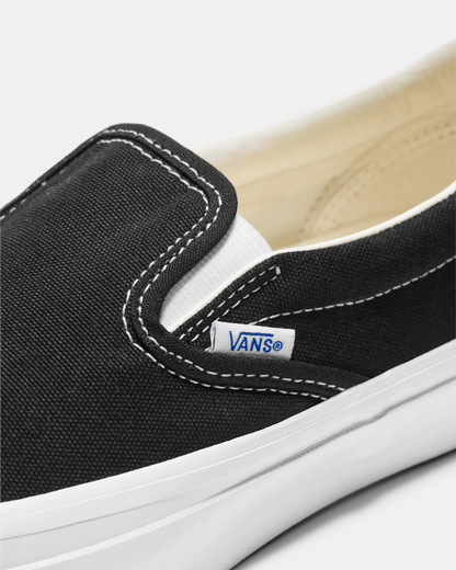 Vans Premium Slip-On Shoe in Black / White