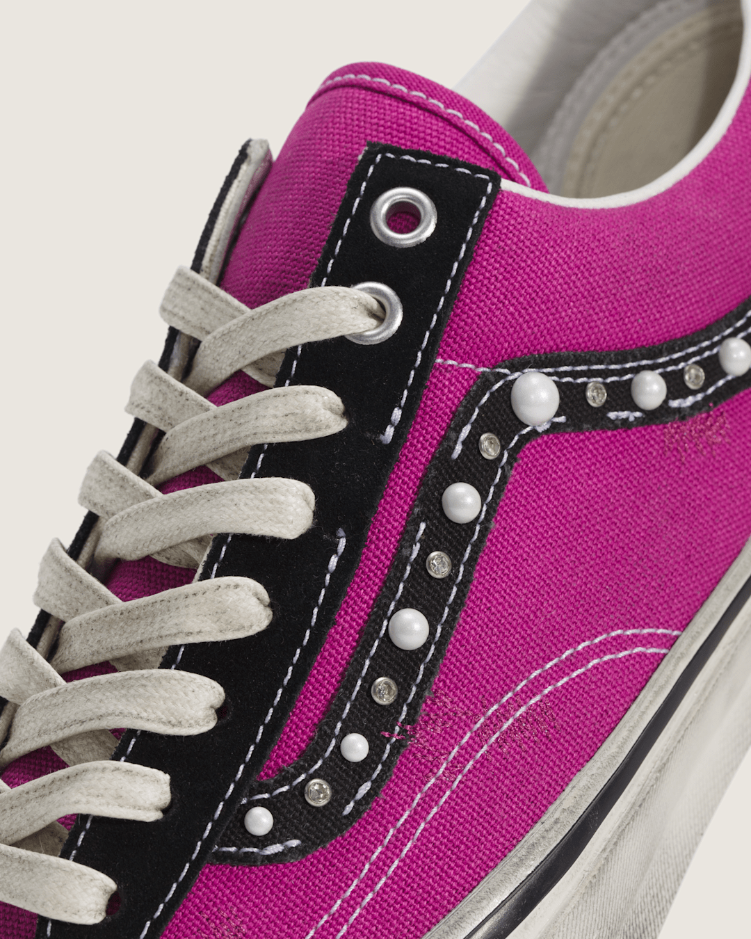 Vans Premium Old Skool 36 Shoe in Fuchsia Red