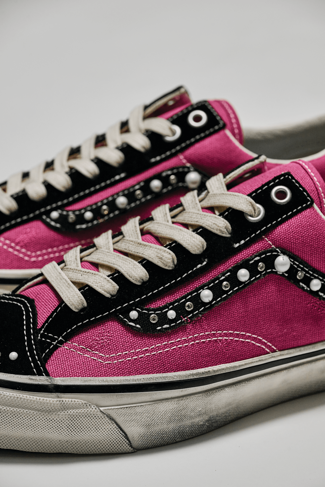 Vans Premium Old Skool 36 Shoe in Fuchsia Red