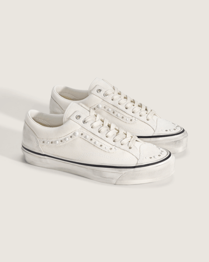 Vans Premium Old Skool 36 Shoe in Marshmallow White