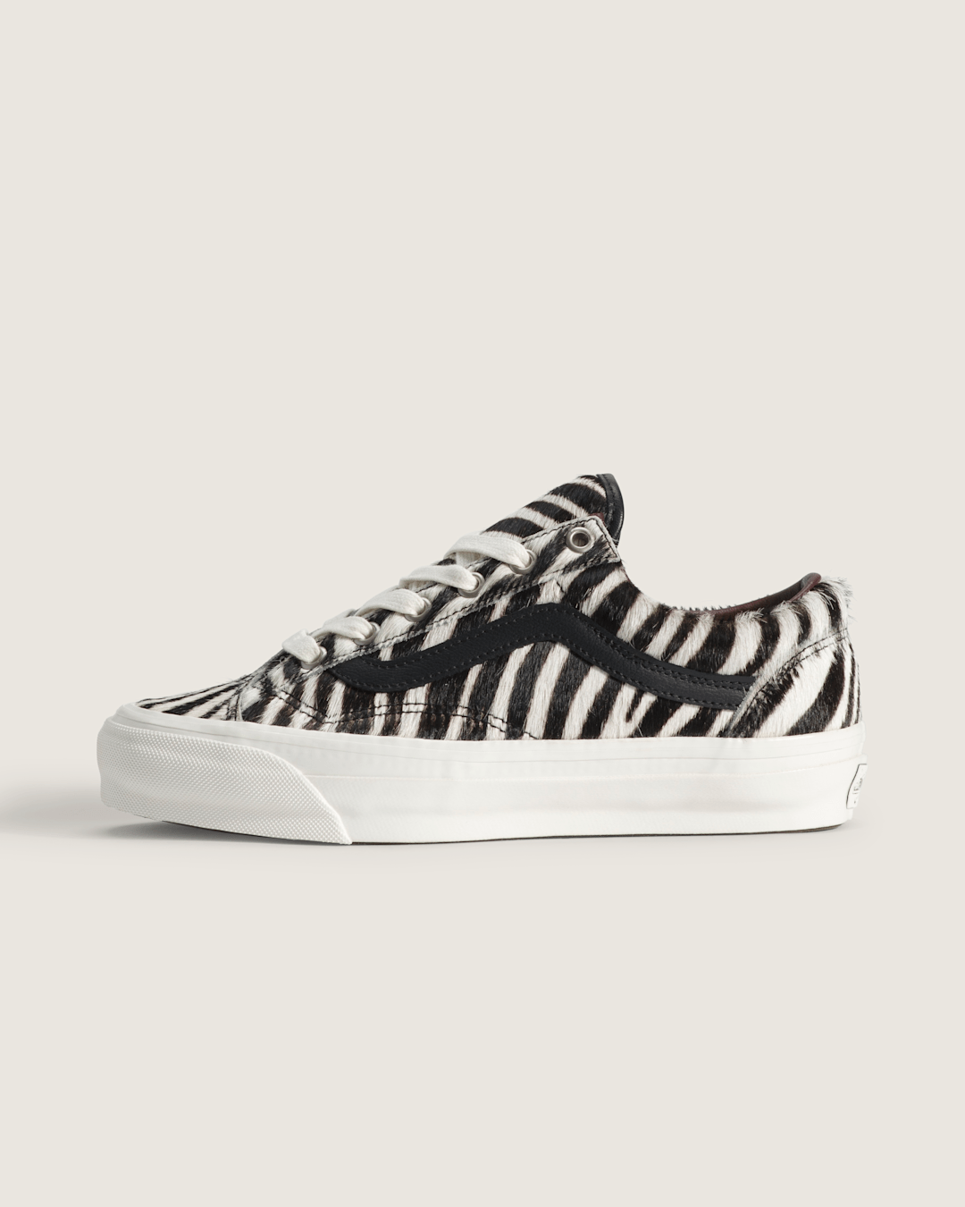 Vans Premium Old Skool 36 Shoe in Zebra Black / White