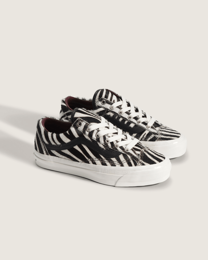 Vans Premium Old Skool 36 Shoe in Zebra Black / White