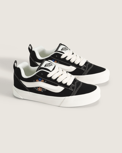 Vans Knu Skool Shoe in Black