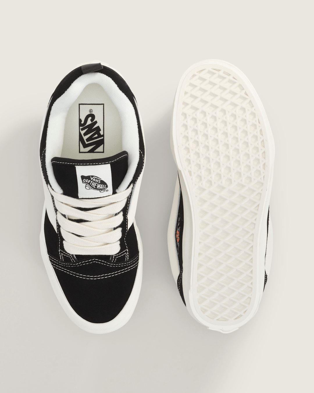 Vans Knu Skool Shoe in Black