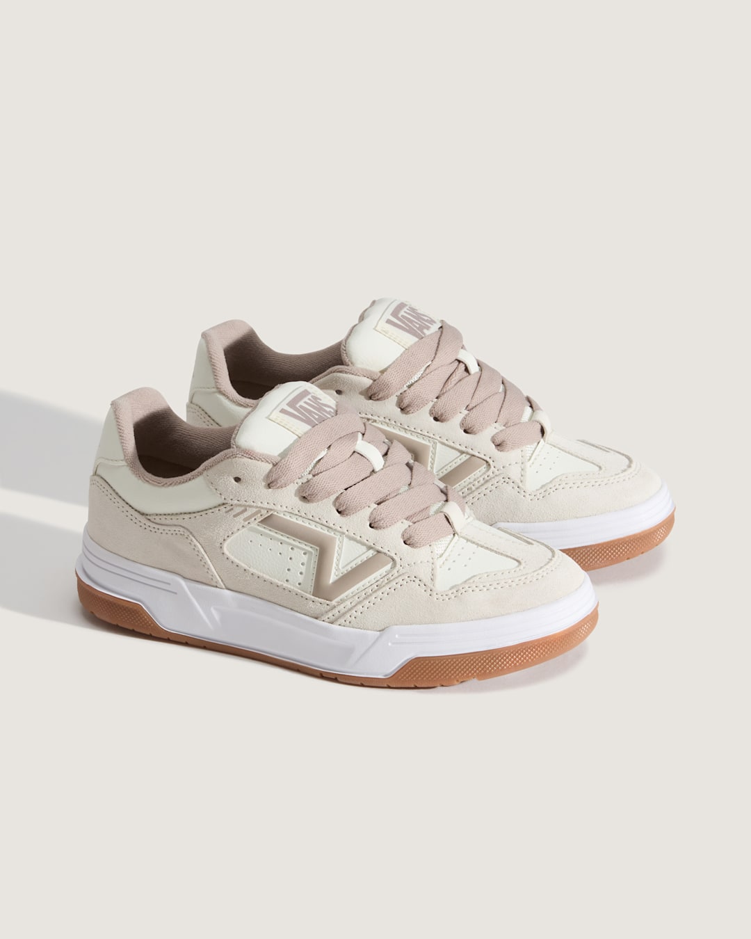 Vans Upland Shoe in White / Grey