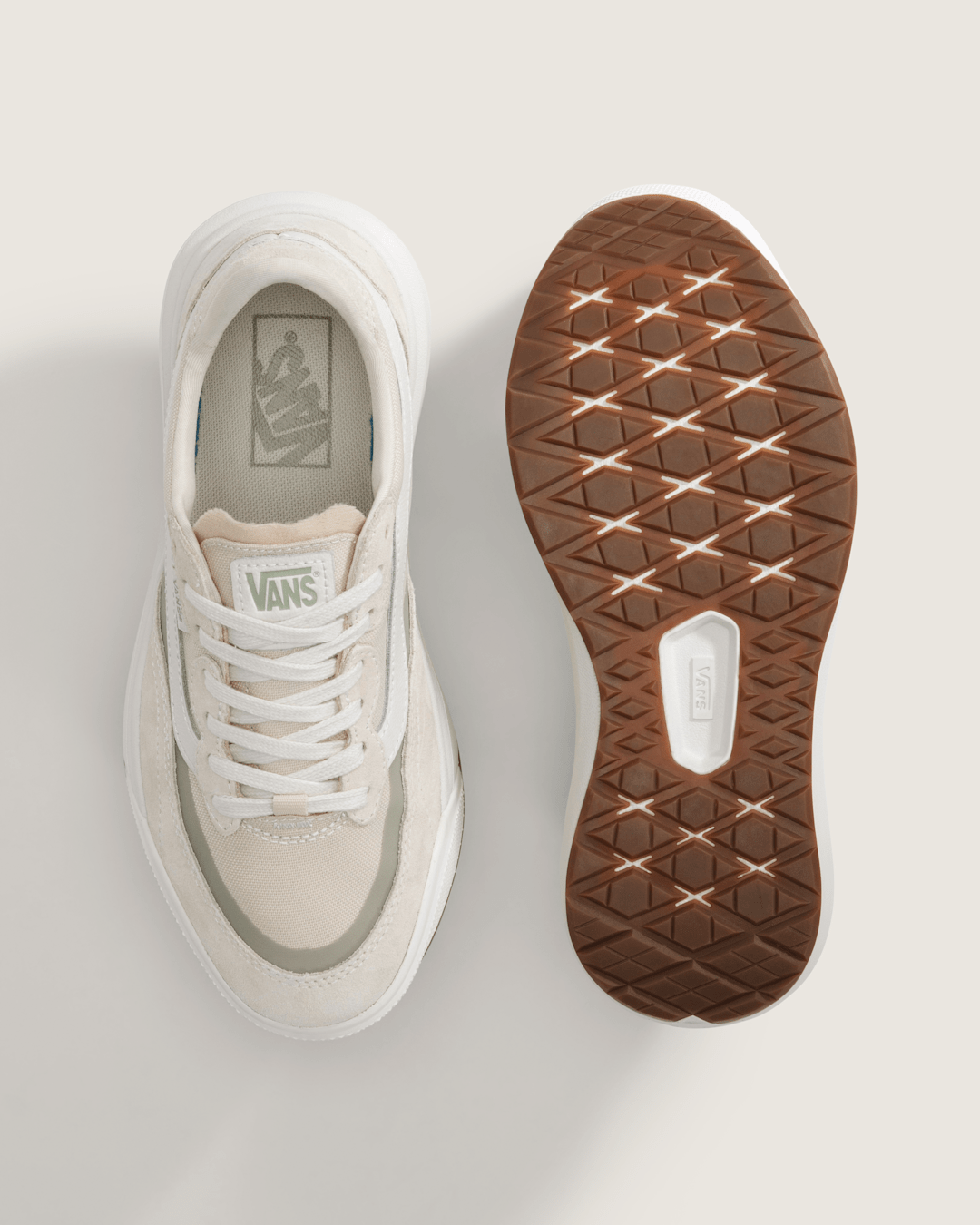 Vans UltraRange 2.0 Shoe in Creme Beige