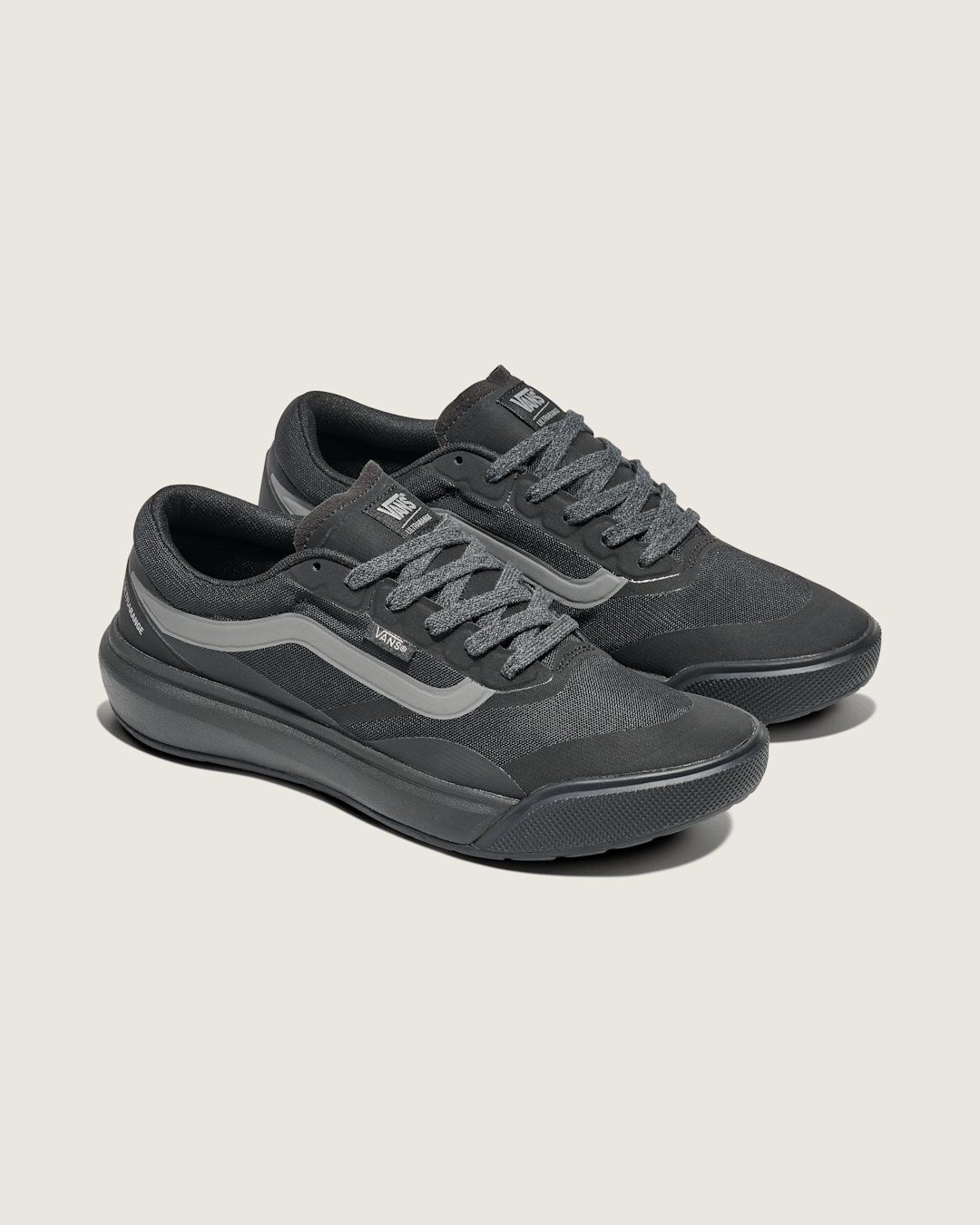 Vans UltraRange 2.0 Shoe in Blackout