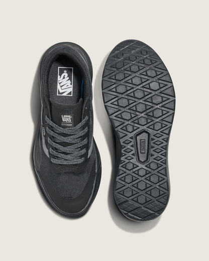 Vans UltraRange 2.0 Shoe in Blackout