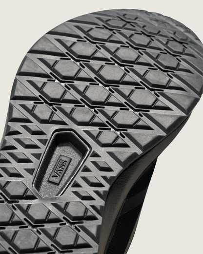Vans UltraRange 2.0 Shoe in Blackout