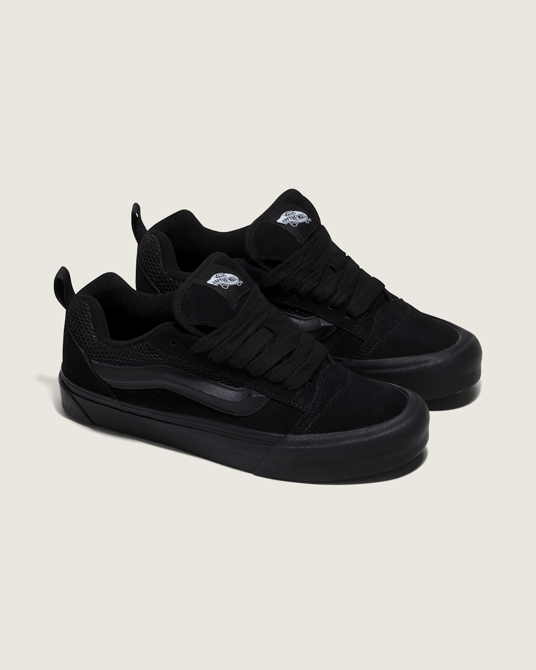 Vans Knu Skool Shoe in Black