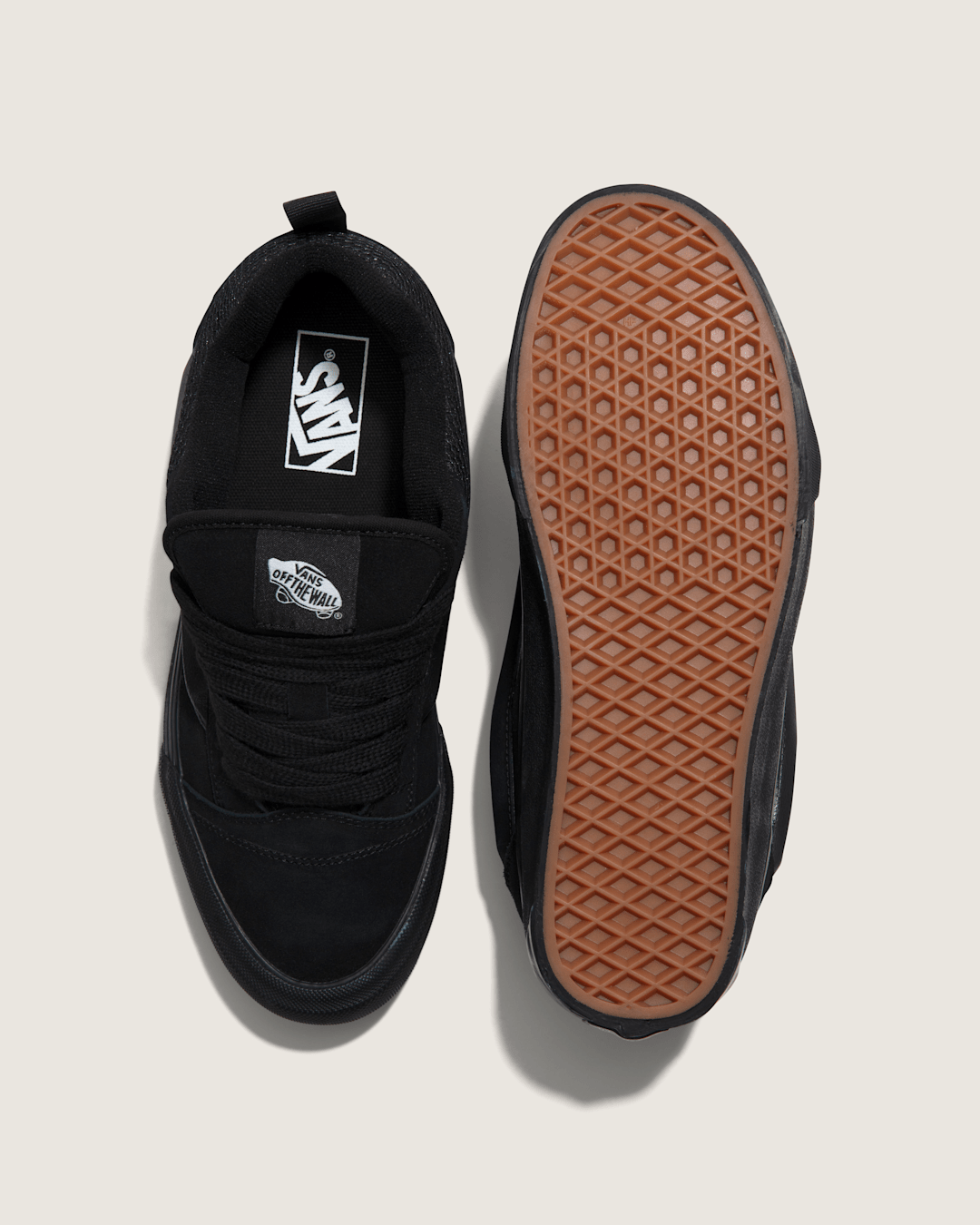 Vans Knu Skool Shoe in Black
