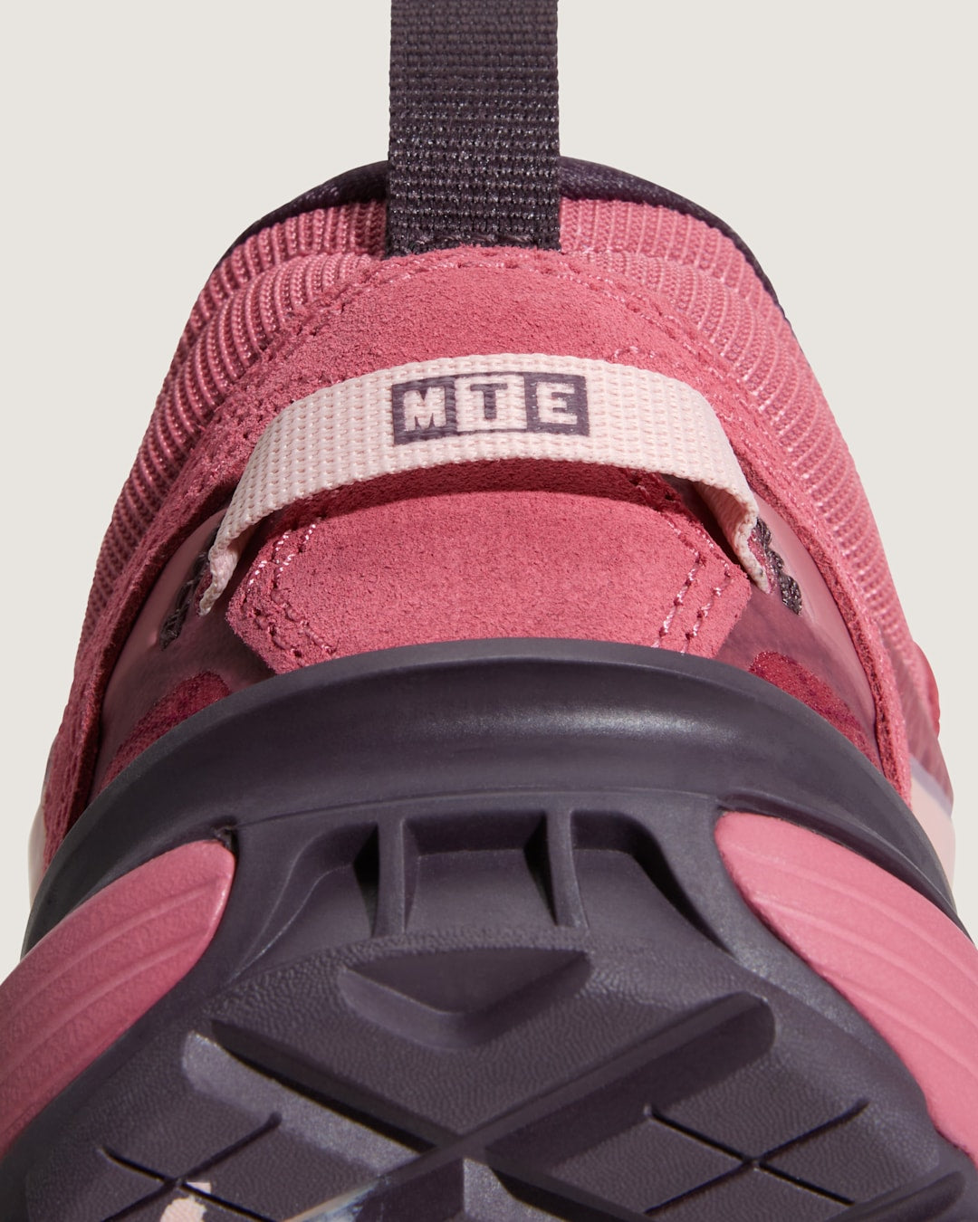 Vans Crosspath XC Shoe in Mauvewood Pink