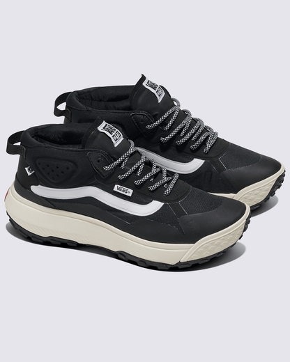 Vans Crosspath Mid Shoe in Black / White