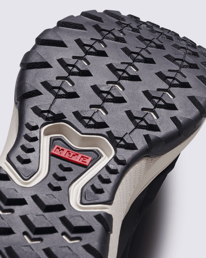 Vans Crosspath Mid Shoe in Black / White