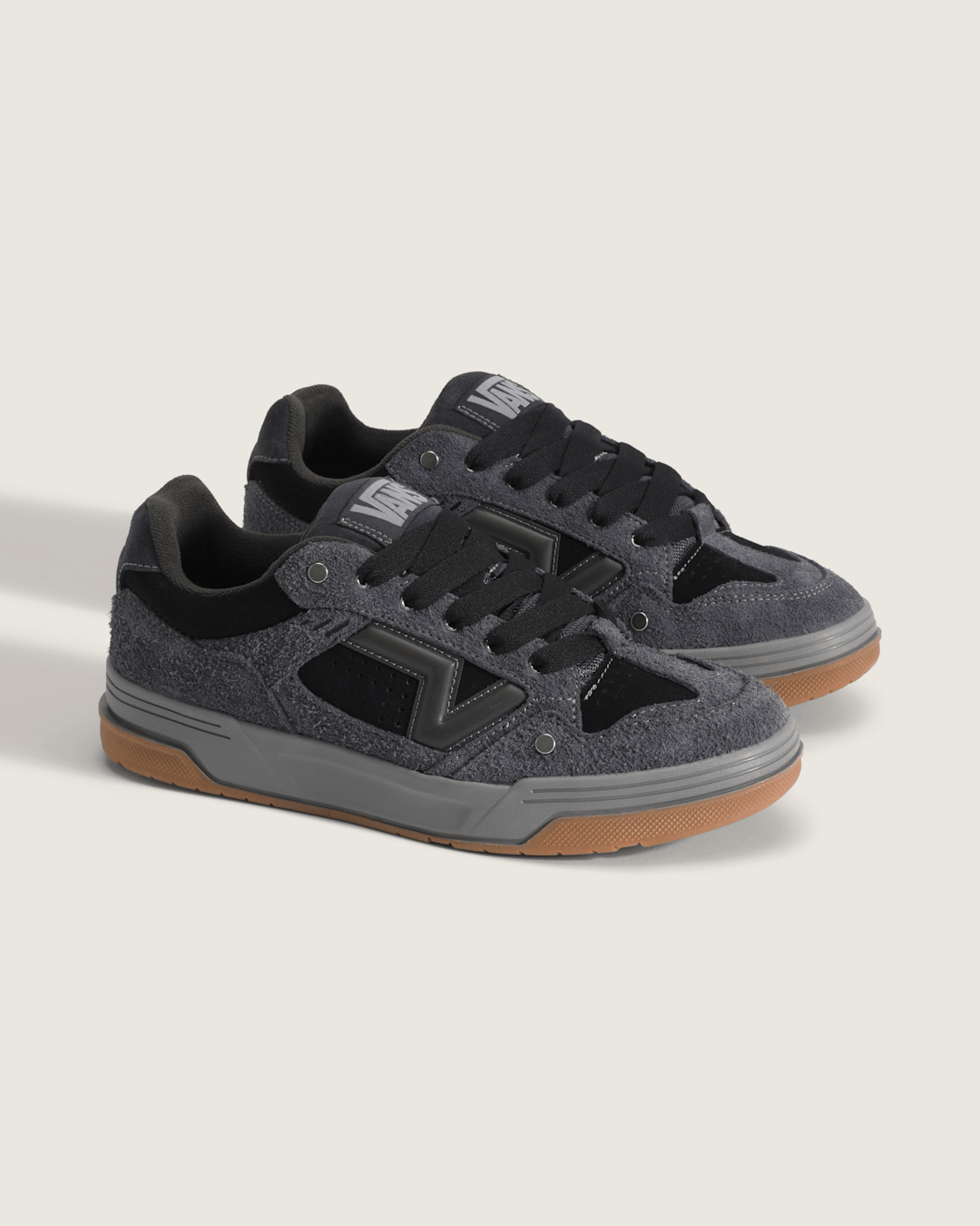 Vans Upland Shoe in Dark Grey