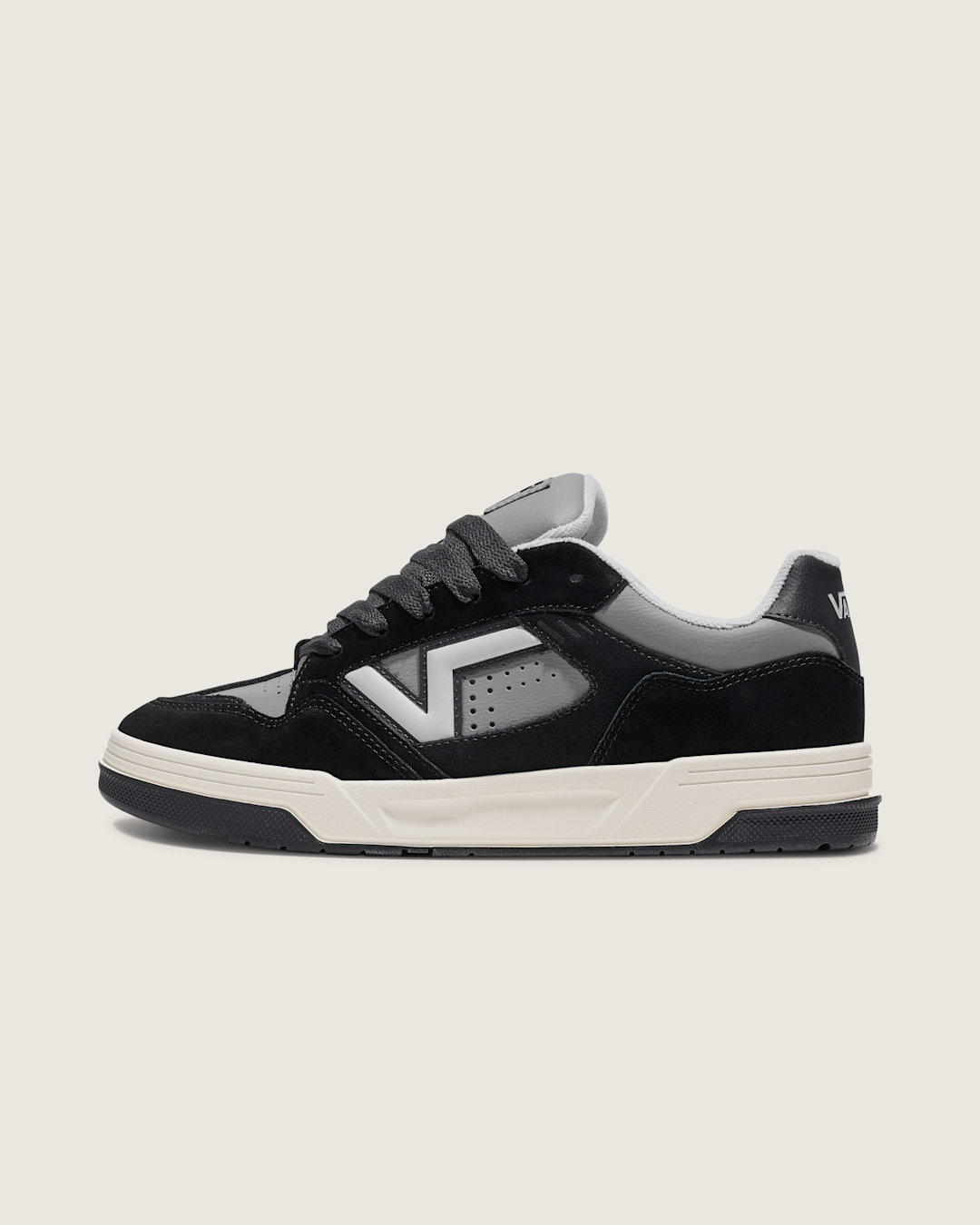 Vans Upland Shoe in Black / Grey