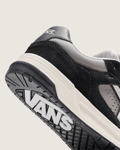 Vans Upland Shoe in Black / Grey