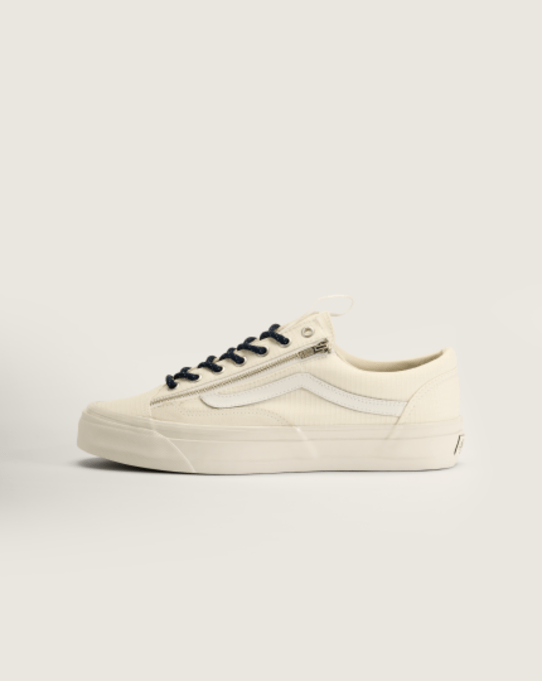Vans Premium Old Skool Zip Shoe in Ice White