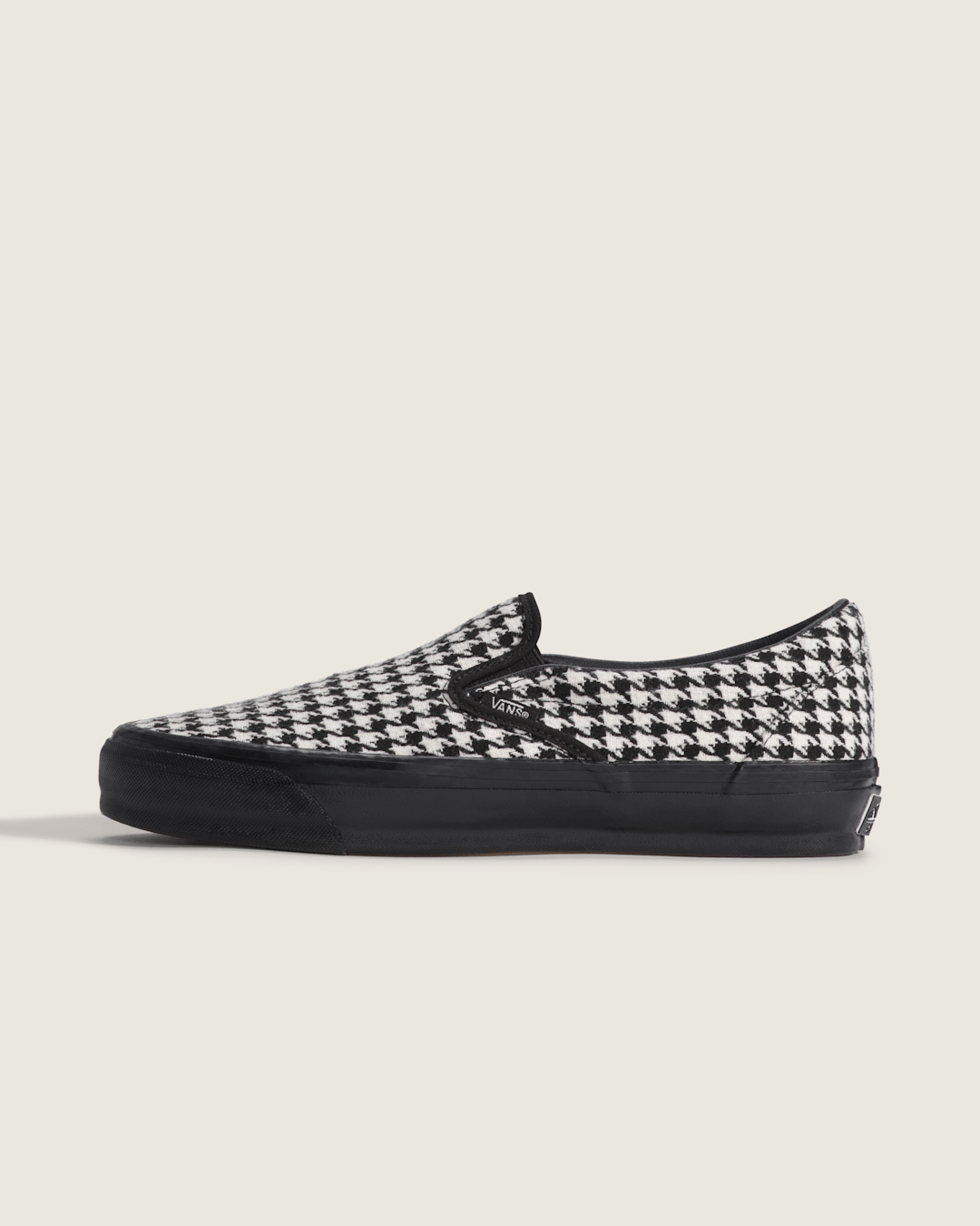 Vans Premium Classic Slip-On Shoe in Houndstooth Black / White
