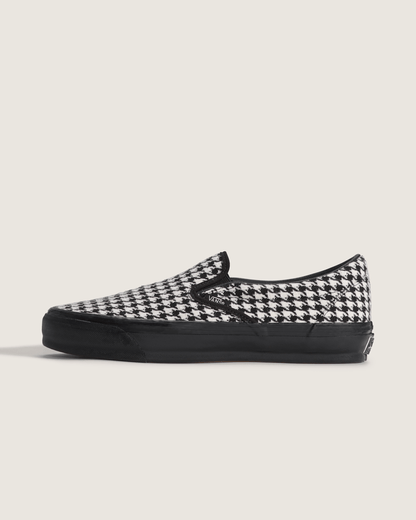 Vans Premium Classic Slip-On Shoe in Houndstooth Black / White
